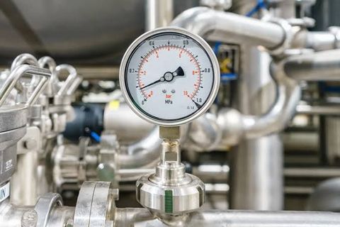 Industrial Pressure Gauges: Guide to Production Trends, Challenges & Best Practices