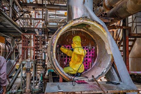 Industrial Tank Cleaning: A Guide to Cleaning Methods, Confined Space Safety and Contamination Control