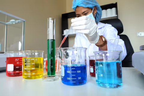 Industrial Solvents Guide: Solvent Types, Functions, Applications, and Storage