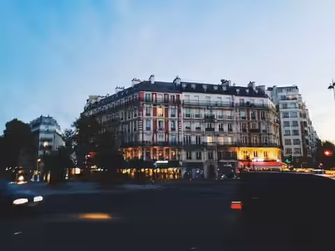 Hotel Booking in London Guide: Explore Areas, Tips, and Key Insights